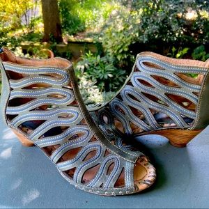 Pikolinos gladiator sandals